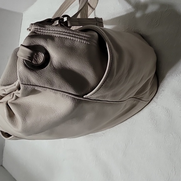 Victoria Leather Beige Crossbody Bag - Picture 7 of 13